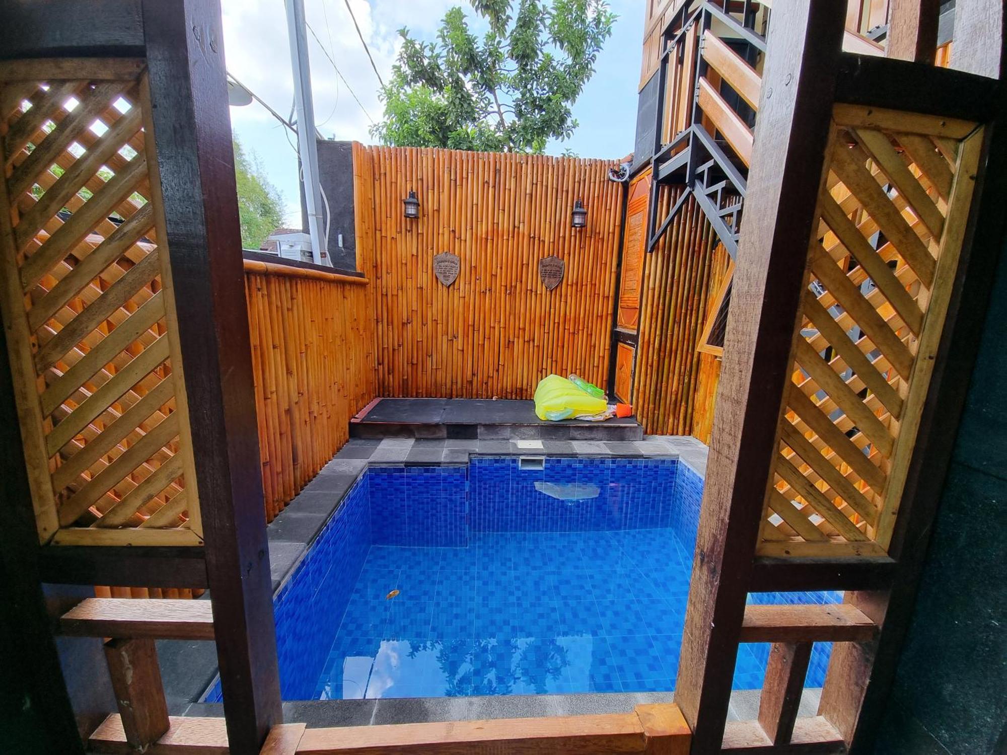 Suci'S Friendly Apartments Mataram Luaran gambar